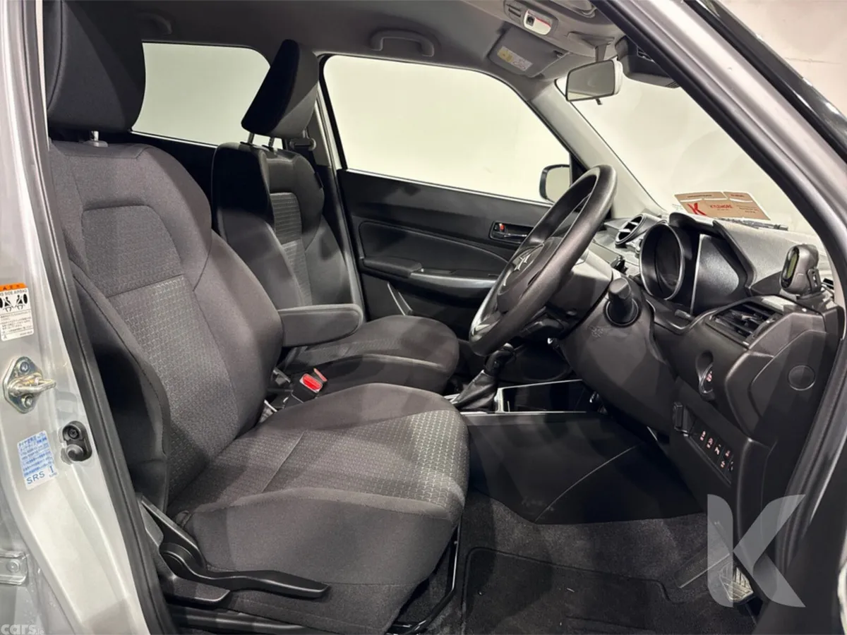 Suzuki Swift Hatchback, Petrol Hybrid, 2022, Silver