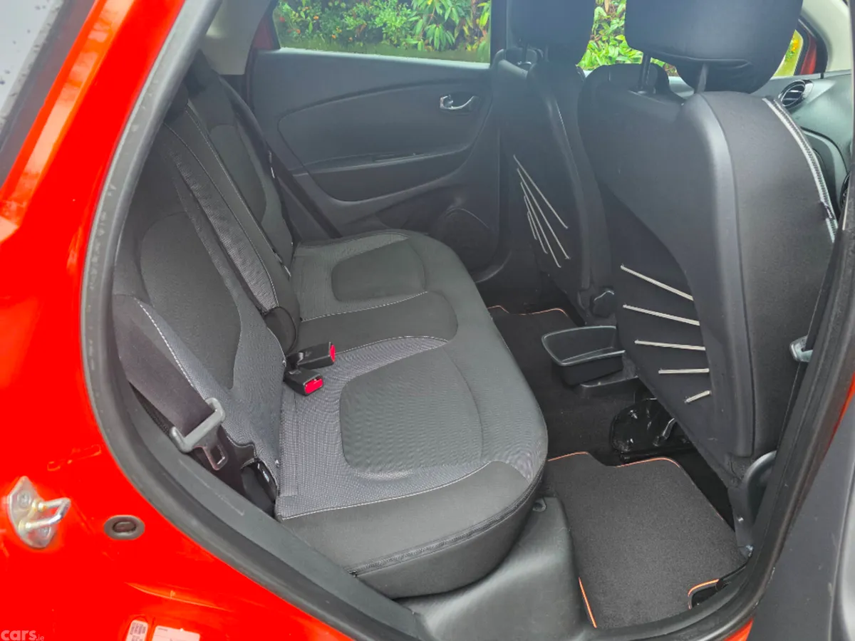 Renault Captur Hatchback, Diesel, 2014, Orange