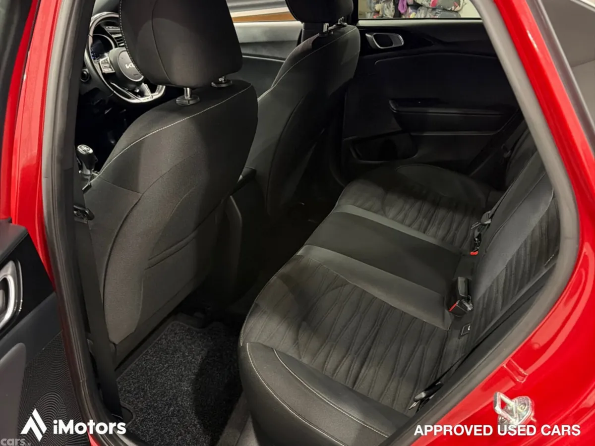 Kia Ceed Hatchback, Petrol, 2022, Red