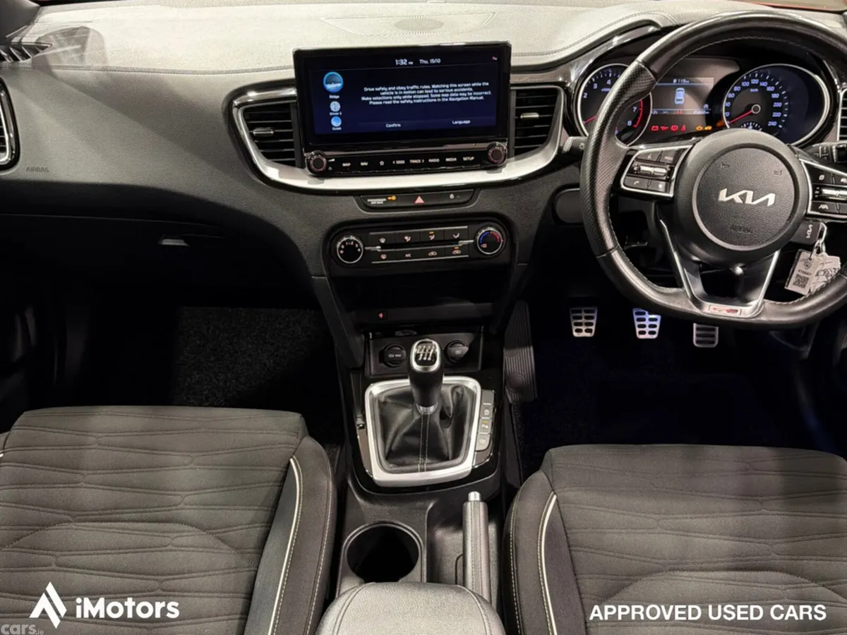Kia Ceed Hatchback, Petrol, 2022, Red