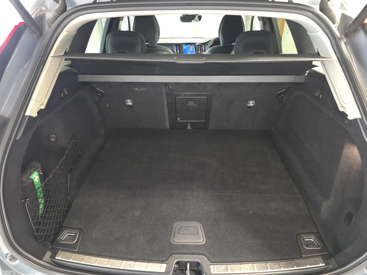 Volvo XC60 SUV, Petrol Plug-in Hybrid, 2023, Grey