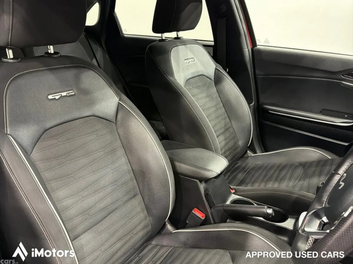 Kia Ceed Hatchback, Petrol, 2022, Red