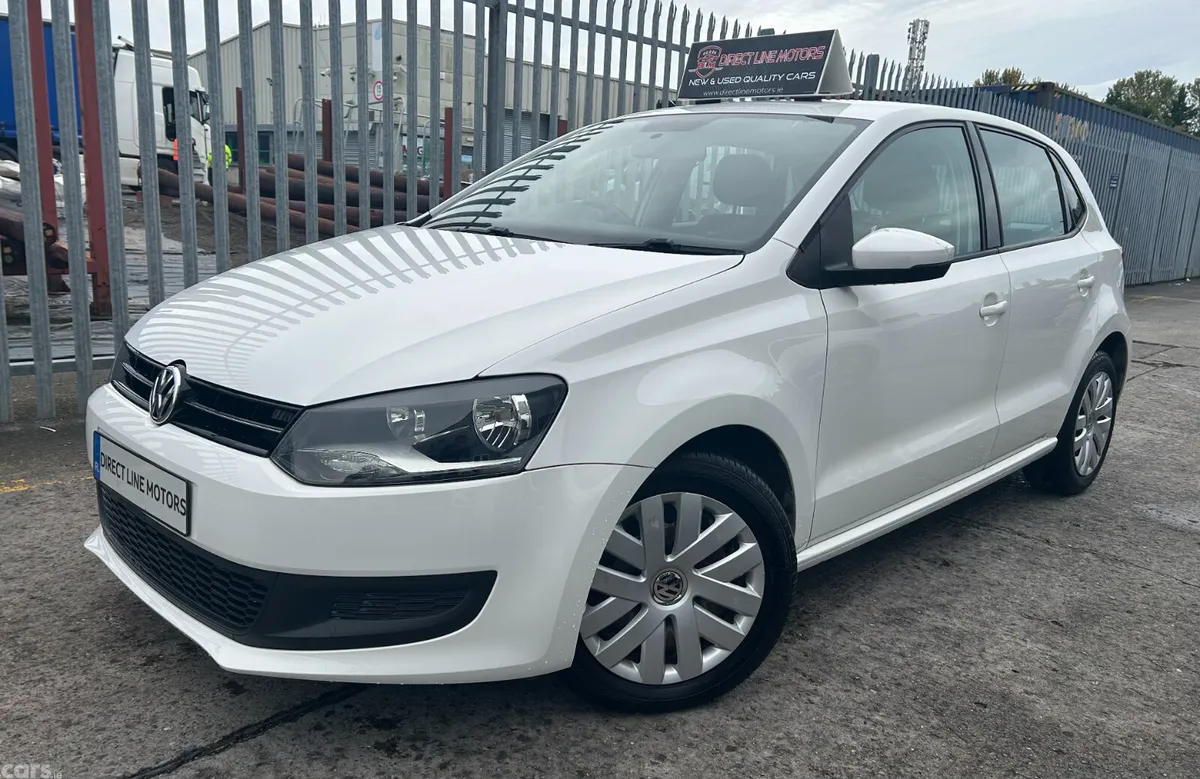 Volkswagen Polo Hatchback, Petrol, 2014, White