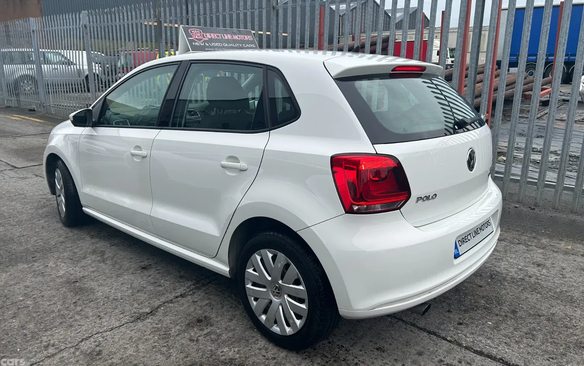 Volkswagen Polo Hatchback, Petrol, 2014, White