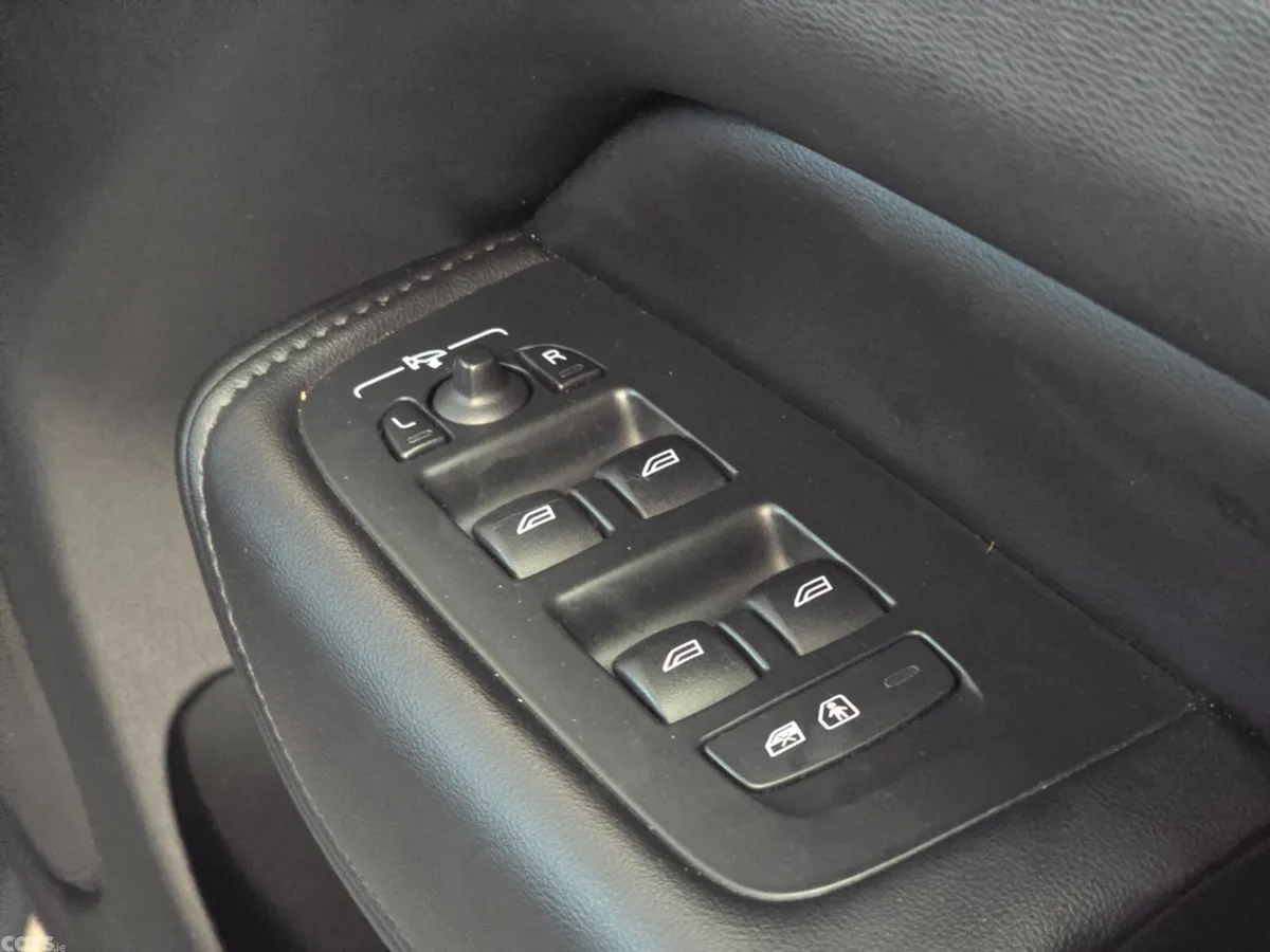 Volvo XC60 SUV, Petrol Plug-in Hybrid, 2023, Grey
