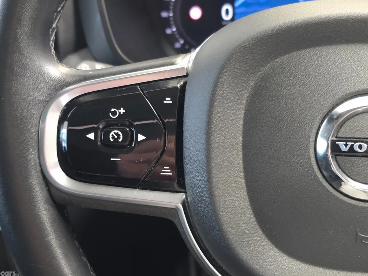 Volvo XC60 SUV, Petrol Plug-in Hybrid, 2023, Grey