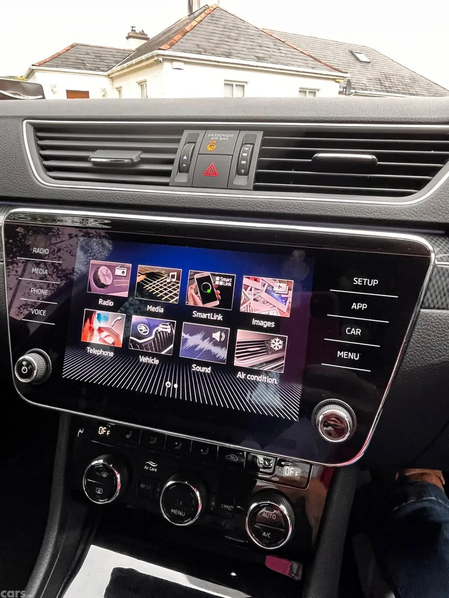 Skoda Superb Saloon, Diesel, 2019, Grey
