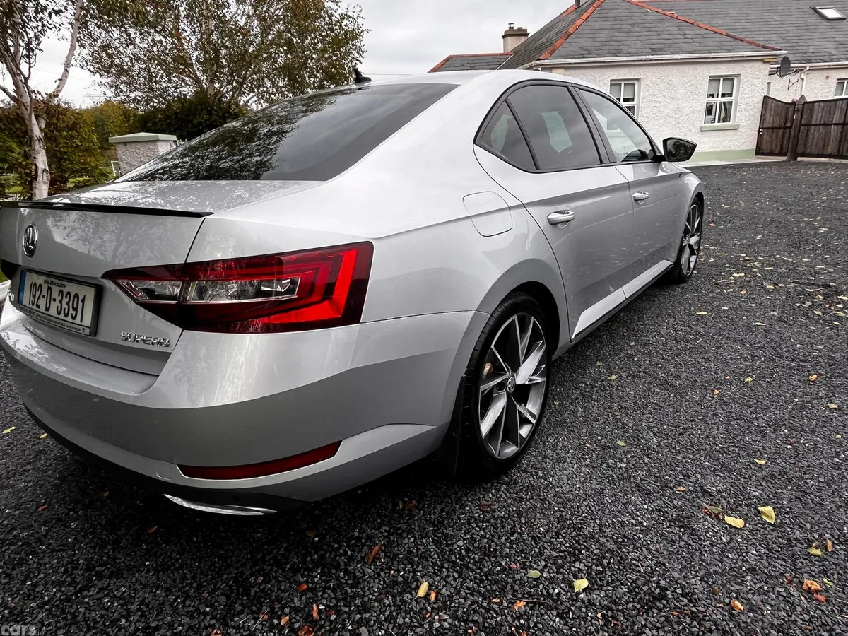 Skoda Superb Saloon, Diesel, 2019, Grey