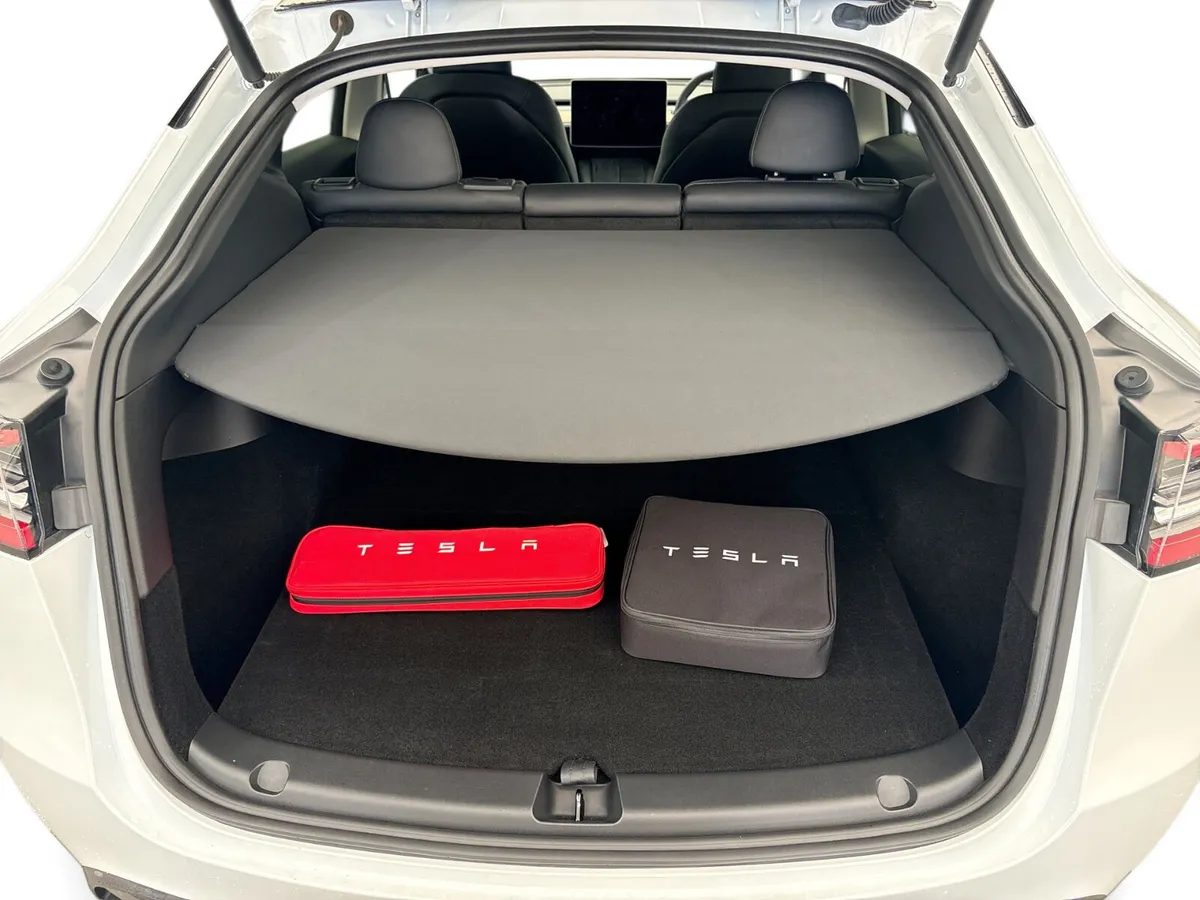 Tesla Model Y MPV, Electric, 2023, White