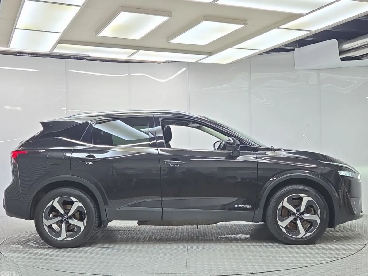 Nissan Qashqai MPV, Petrol Hybrid, 2023, Black