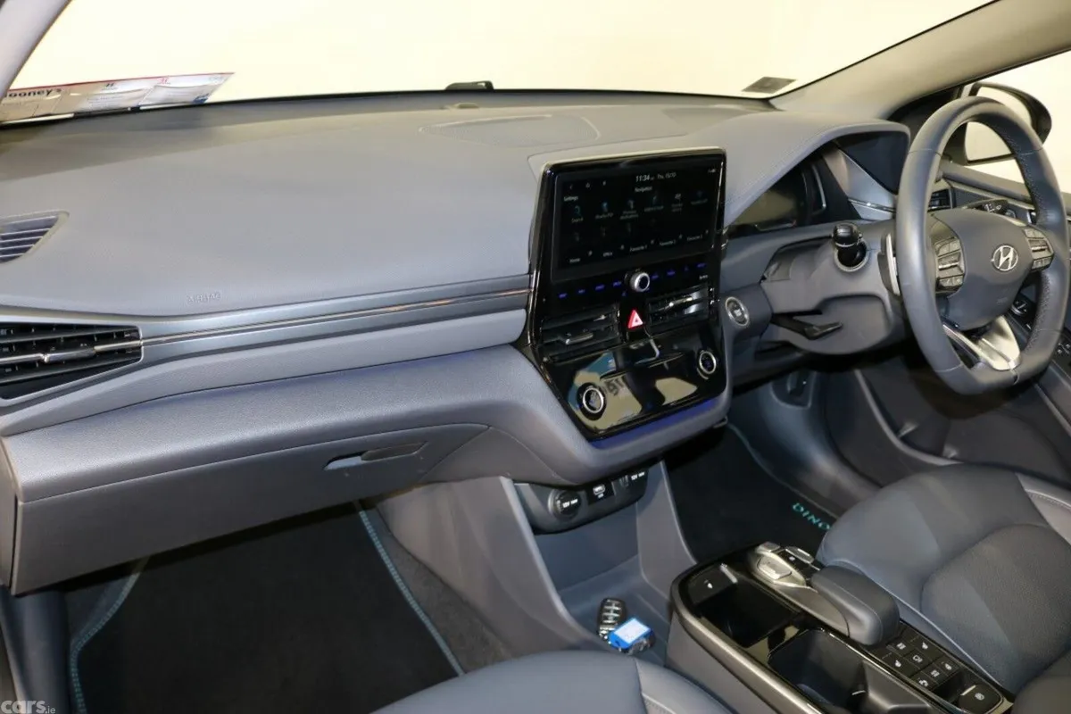 Hyundai IONIQ Hatchback, Electric, 2022, White