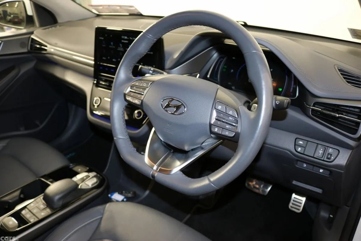 Hyundai IONIQ Hatchback, Electric, 2022, White
