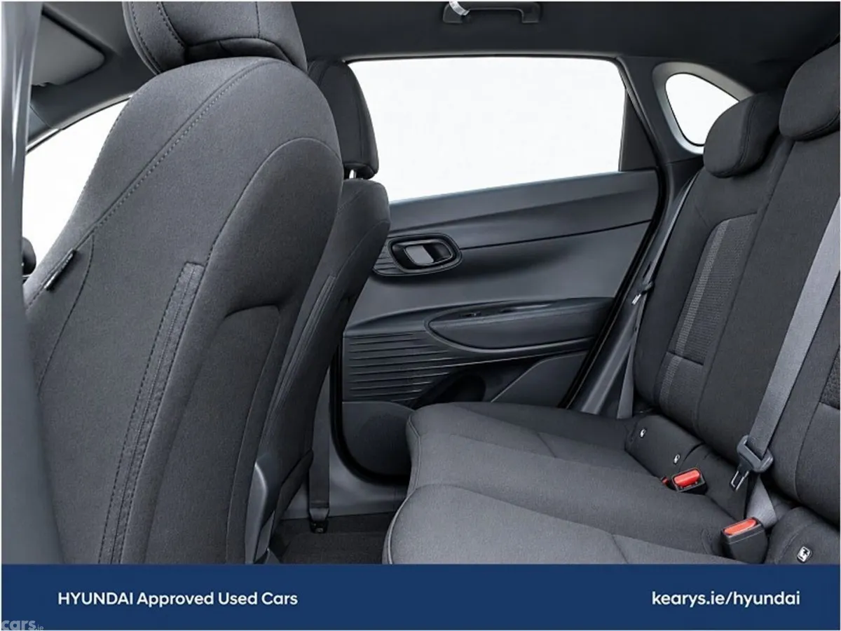 Hyundai i20 Hatchback, Petrol, 2027, Blue