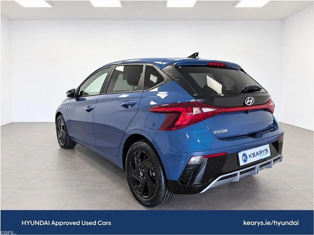 Hyundai i20 Hatchback, Petrol, 2027, Blue
