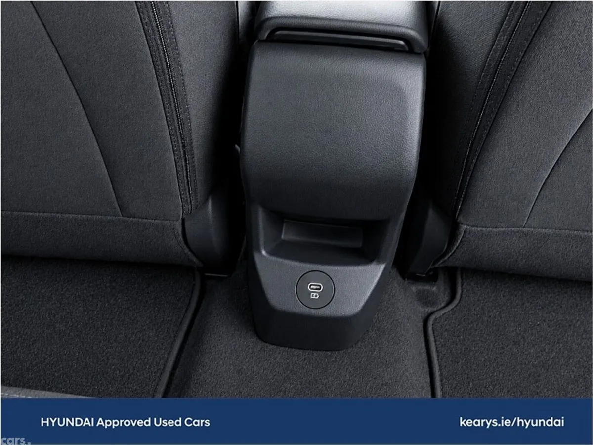 Hyundai i20 Hatchback, Petrol, 2027, Blue