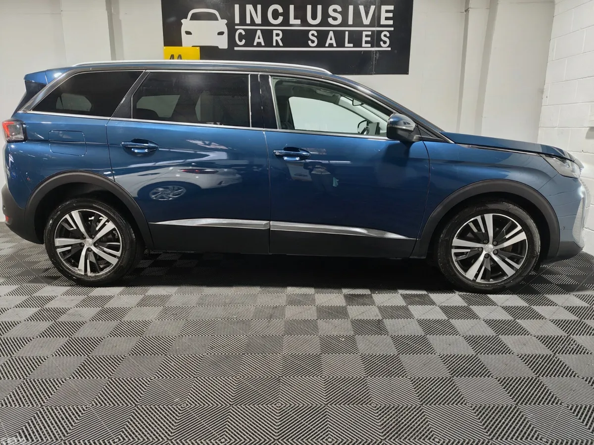 Peugeot 5008 MPV, Diesel, 2021, Blue