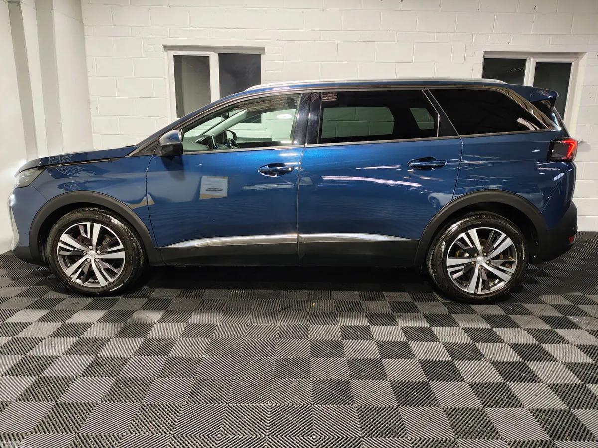 Peugeot 5008 MPV, Diesel, 2021, Blue