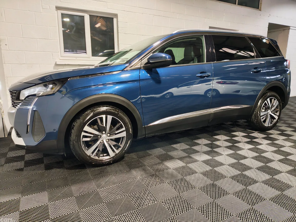 Peugeot 5008 MPV, Diesel, 2021, Blue