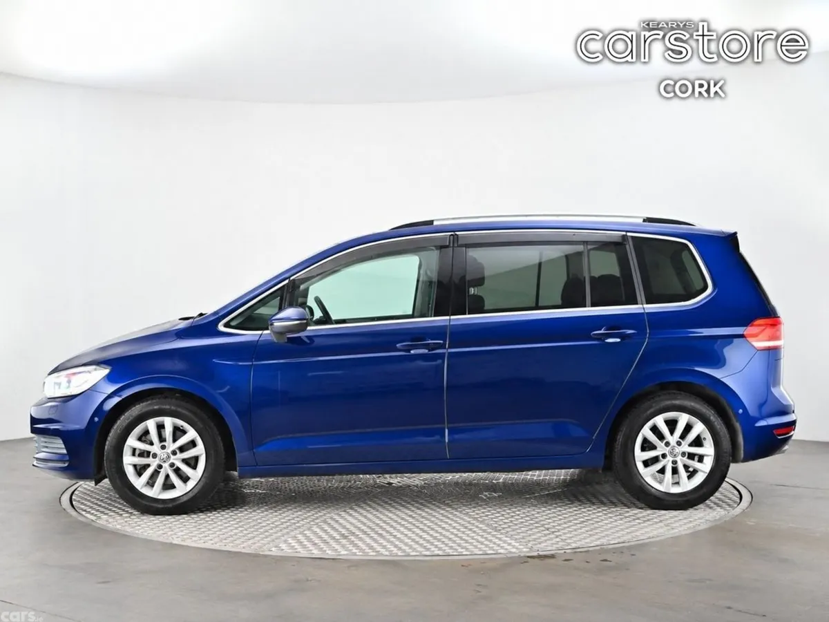 Volkswagen Touran MPV, Petrol, 2018, Blue