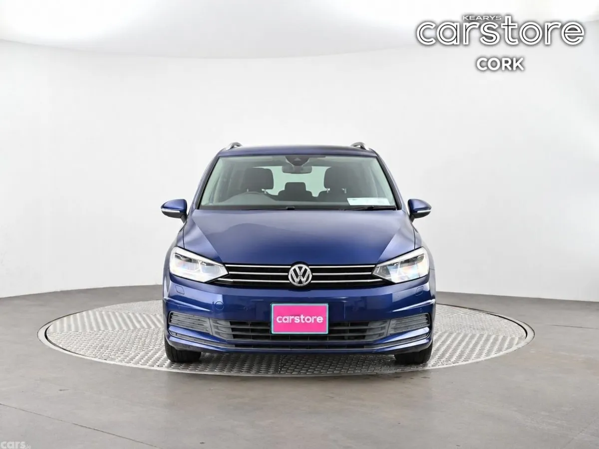 Volkswagen Touran MPV, Petrol, 2018, Blue