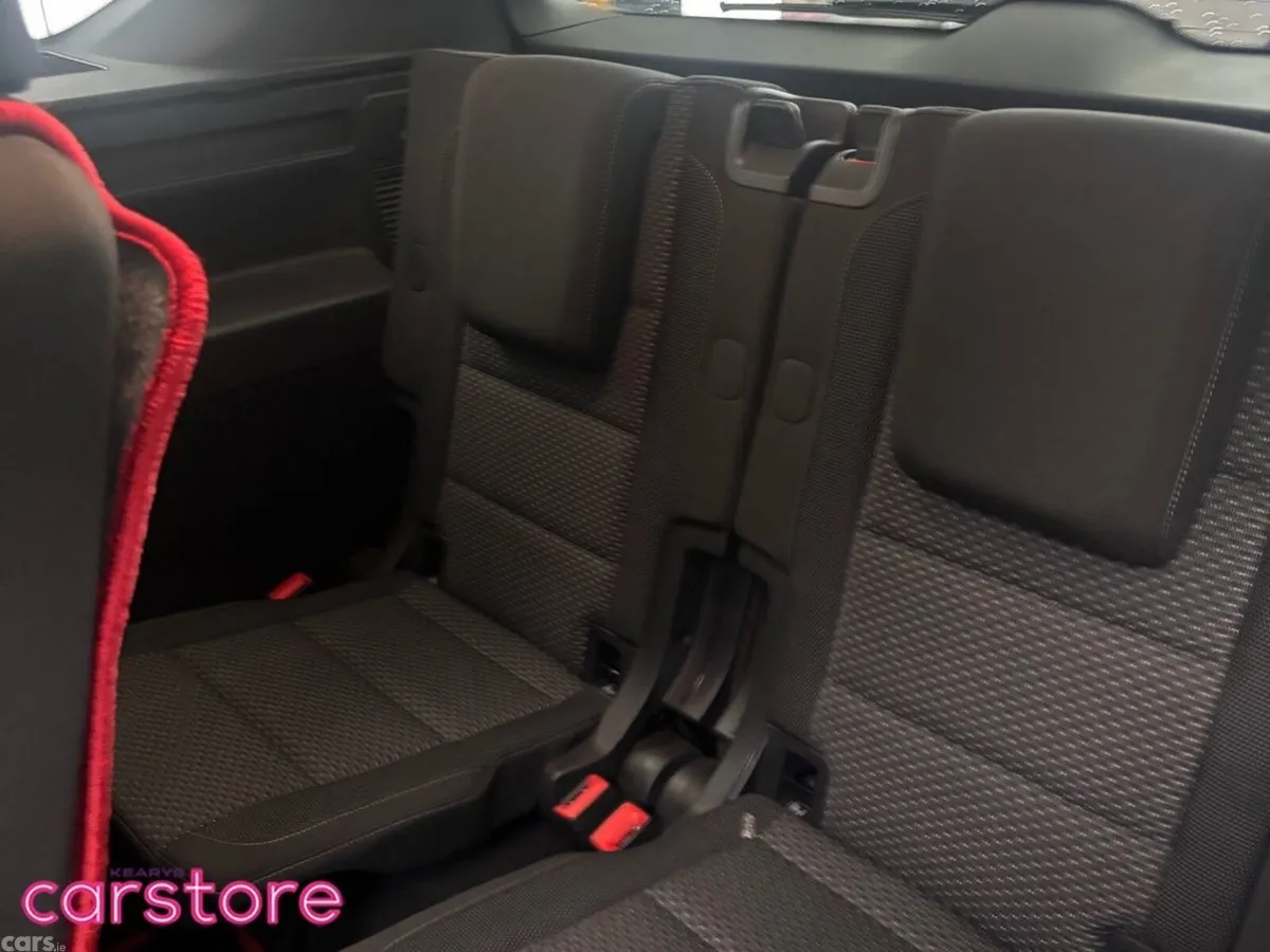 Volkswagen Touran MPV, Petrol, 2018, Blue
