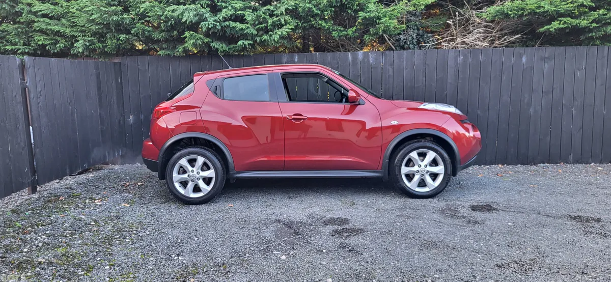 Nissan Juke SUV, Petrol, 2011, Red