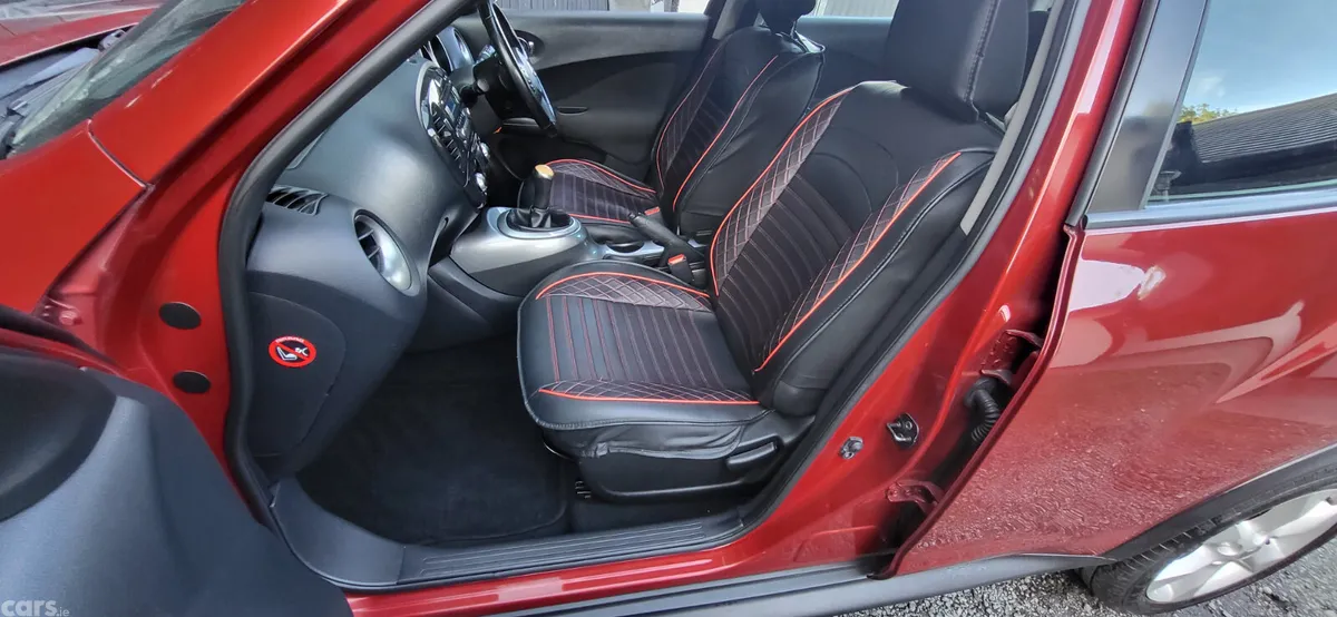 Nissan Juke SUV, Petrol, 2011, Red