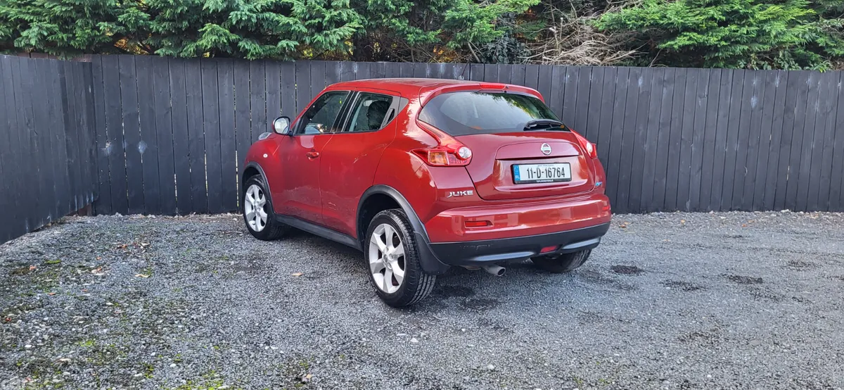 Nissan Juke SUV, Petrol, 2011, Red