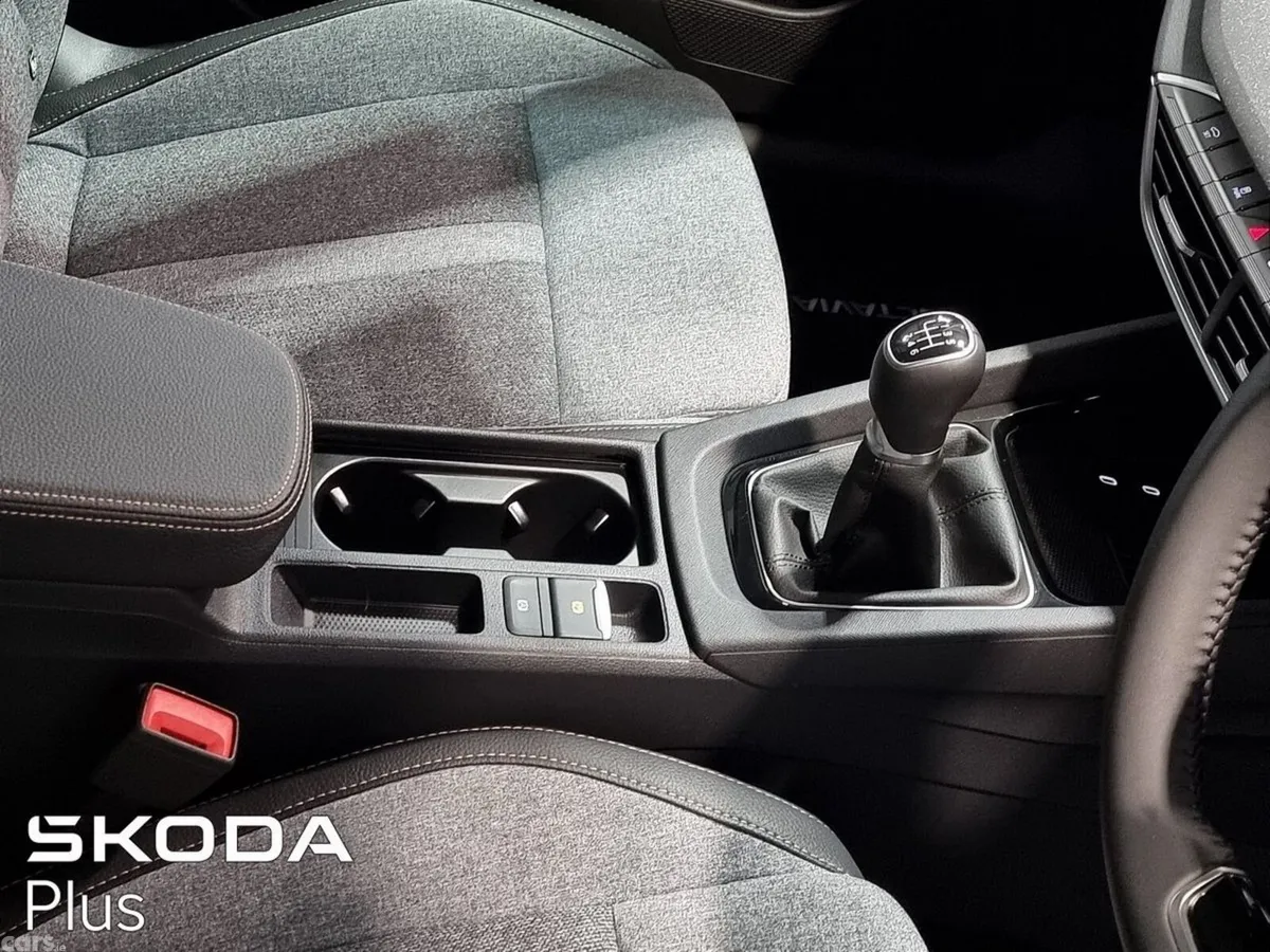 Skoda Octavia Saloon, Petrol, 2026, Black