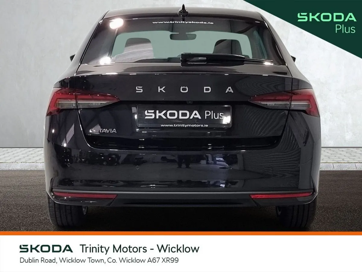 Skoda Octavia Saloon, Petrol, 2026, Black
