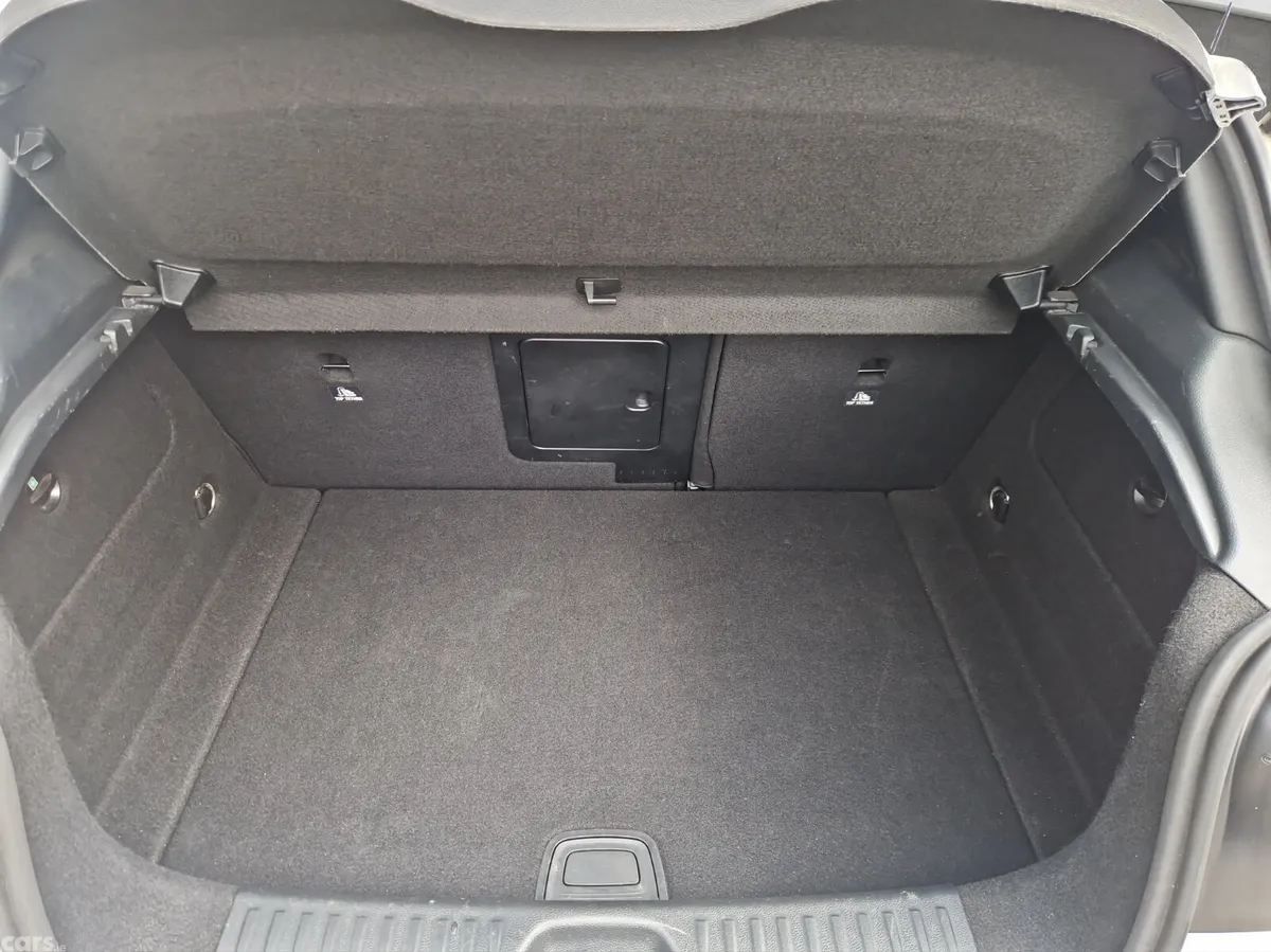 Mercedes-Benz A-Class Hatchback, Petrol, 2014, White