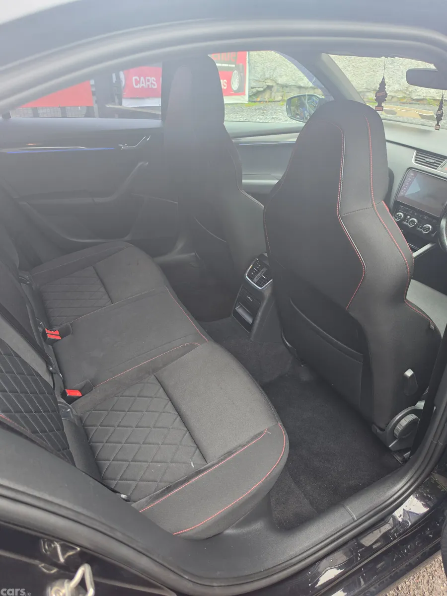 Skoda Octavia Saloon, Diesel, 2018, Black