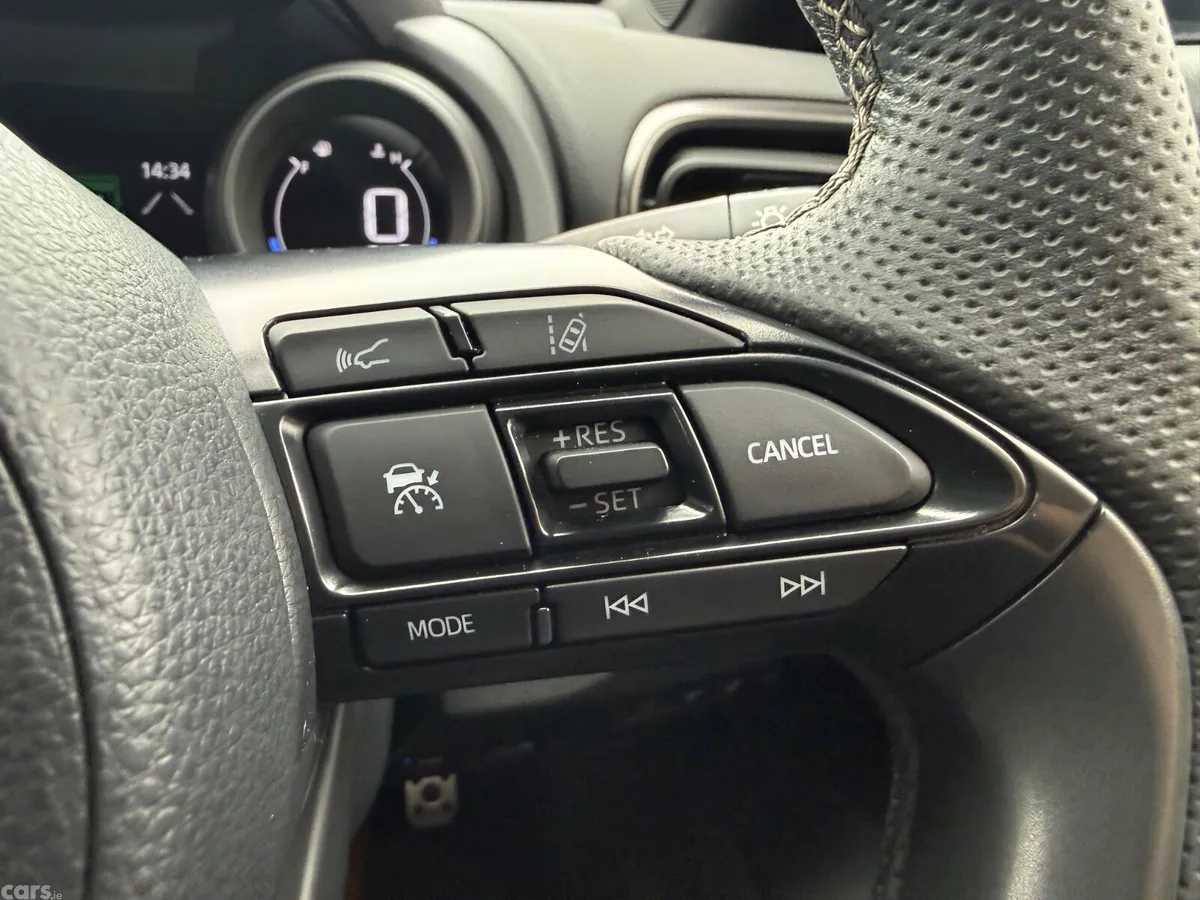 Toyota Yaris Cross SUV, Petrol Hybrid, 2023, Black