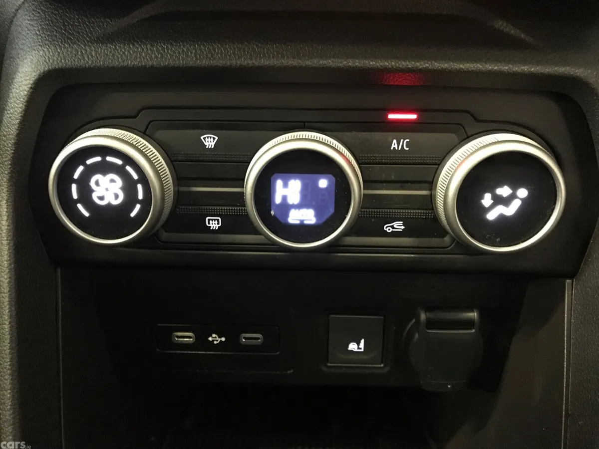 Dacia Jogger MPV, Petrol Hybrid, 2026, Green