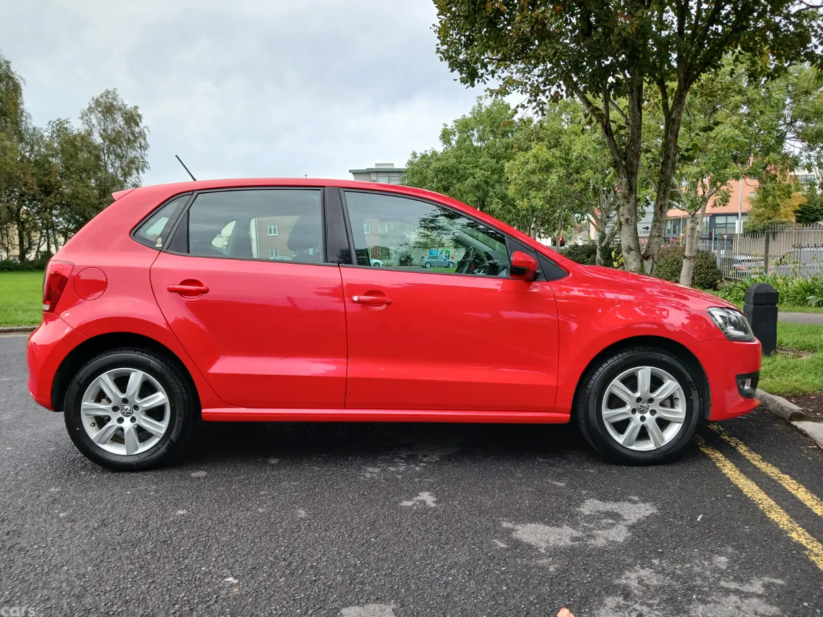 Volkswagen Polo Hatchback, Petrol, 2014, Red