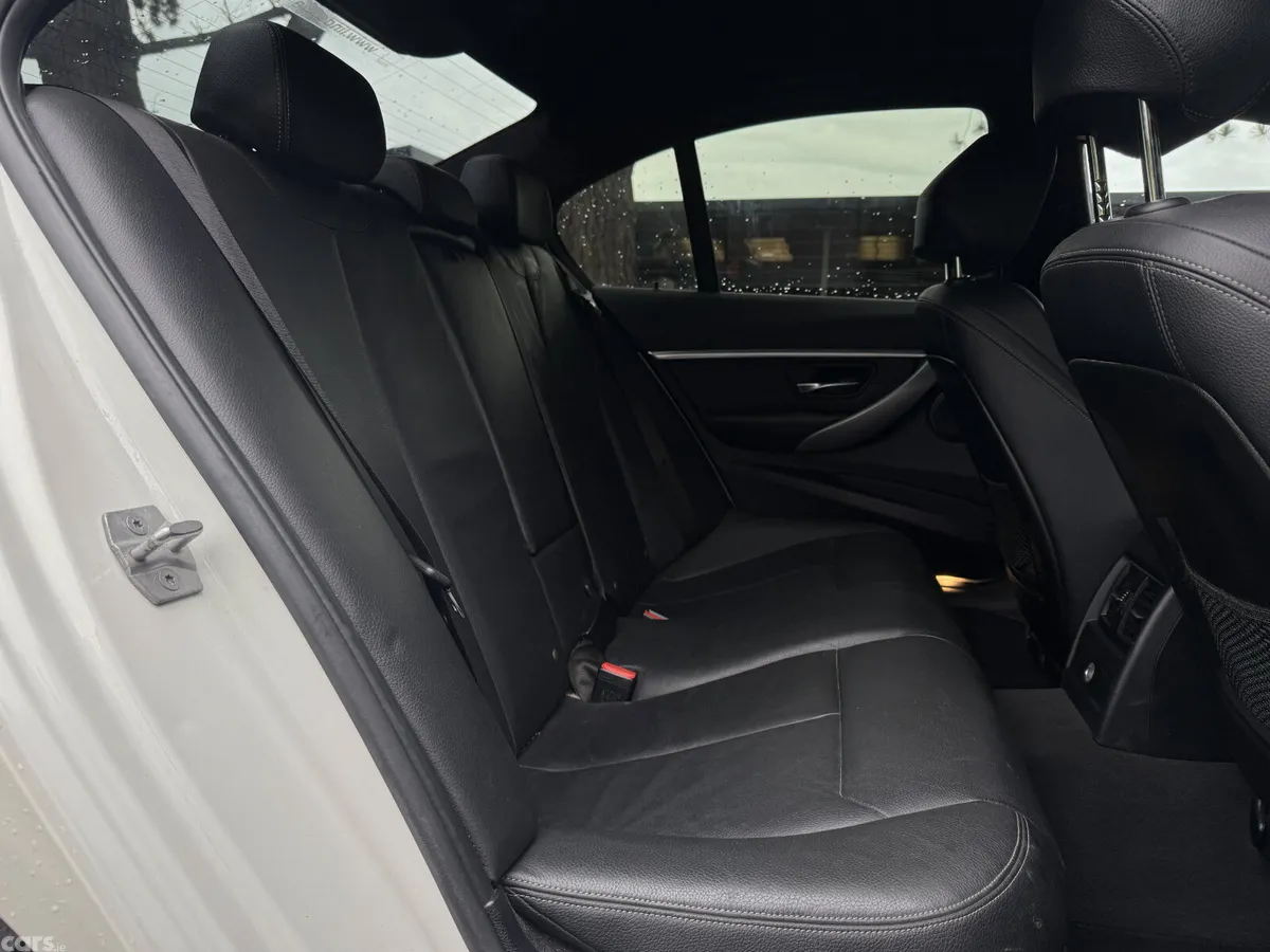 BMW 3-Series Saloon, Petrol Plug-in Hybrid, 2018, White