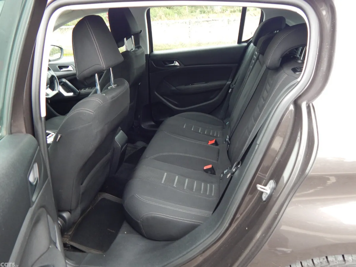 Peugeot 308 Hatchback, Diesel, 2014, Grey