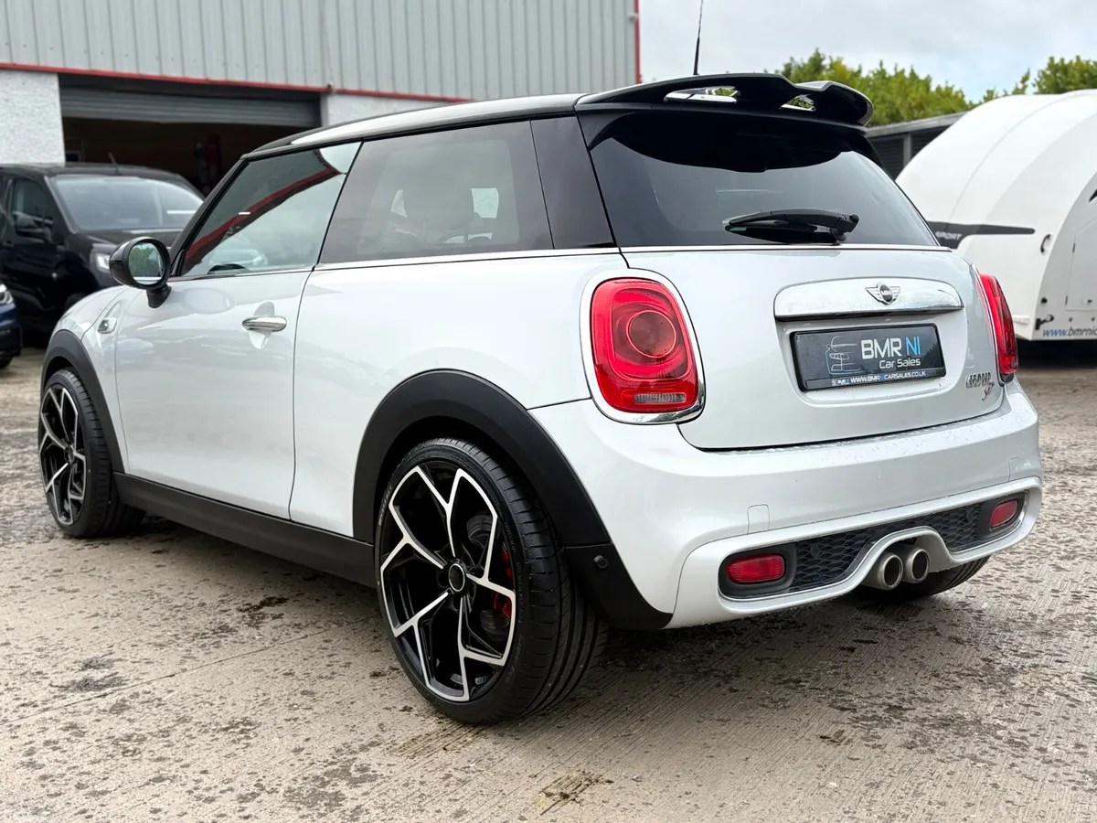 Mini Cooper Hatchback, Diesel, 2015, Silver