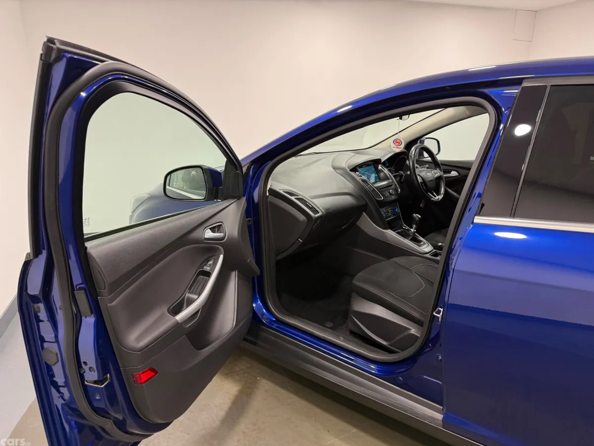 Ford Focus Hatchback, Diesel, 2017, Blue