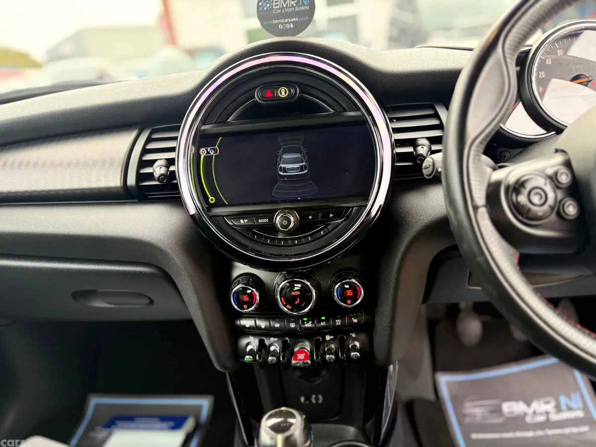 Mini Cooper Hatchback, Diesel, 2015, Silver