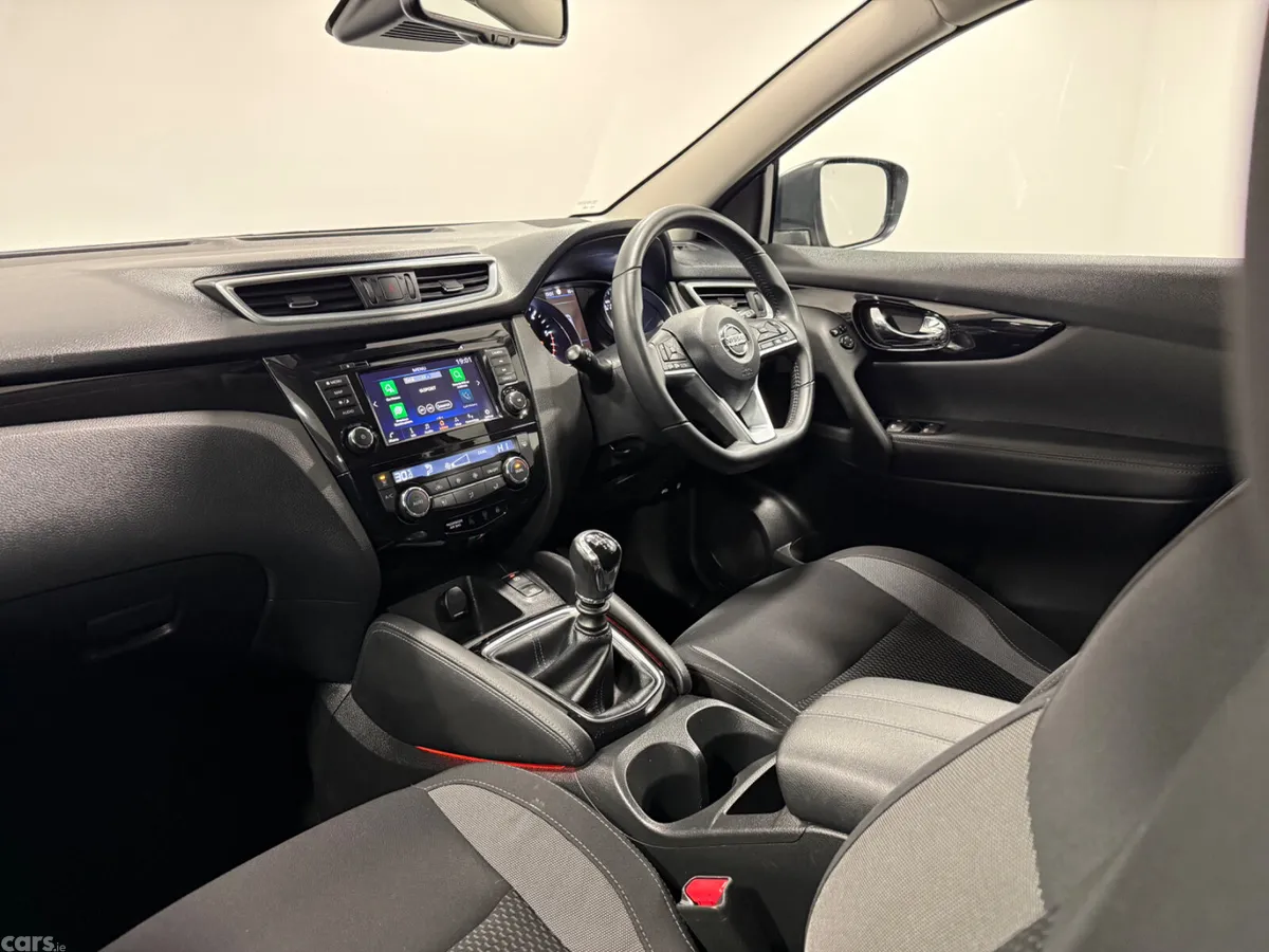 Nissan Qashqai SUV, Diesel, 2019, Black