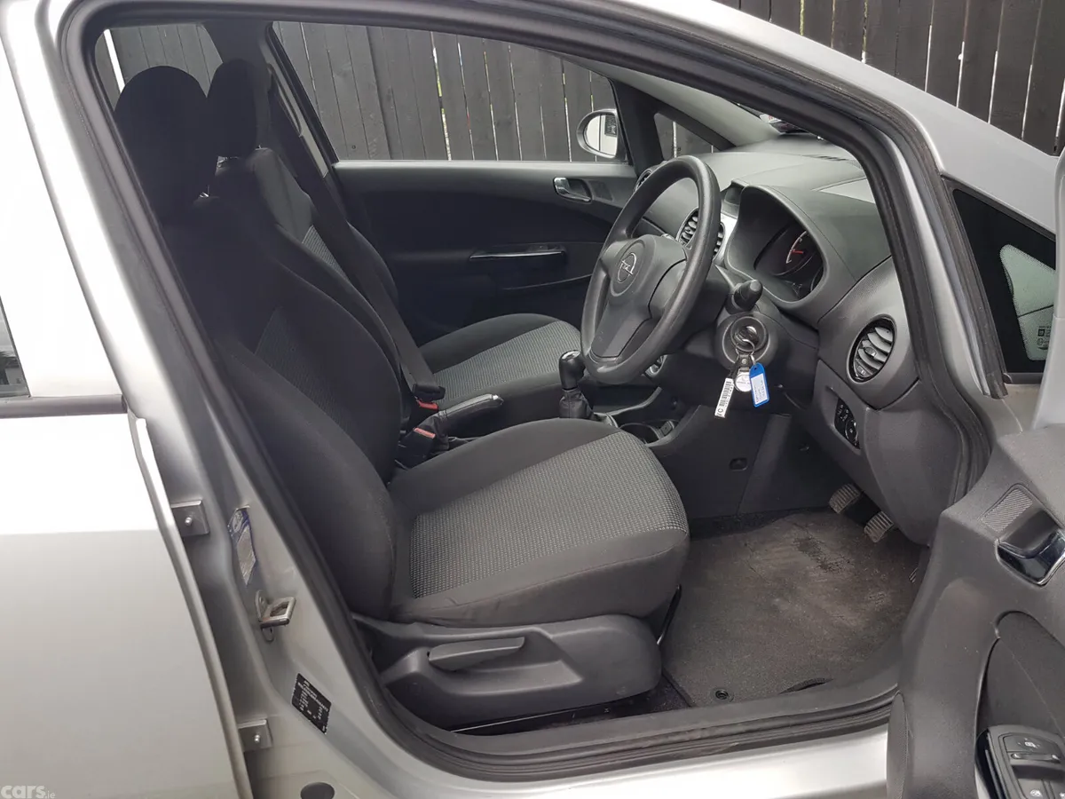 Opel Corsa Hatchback, Petrol, 2014, Silver