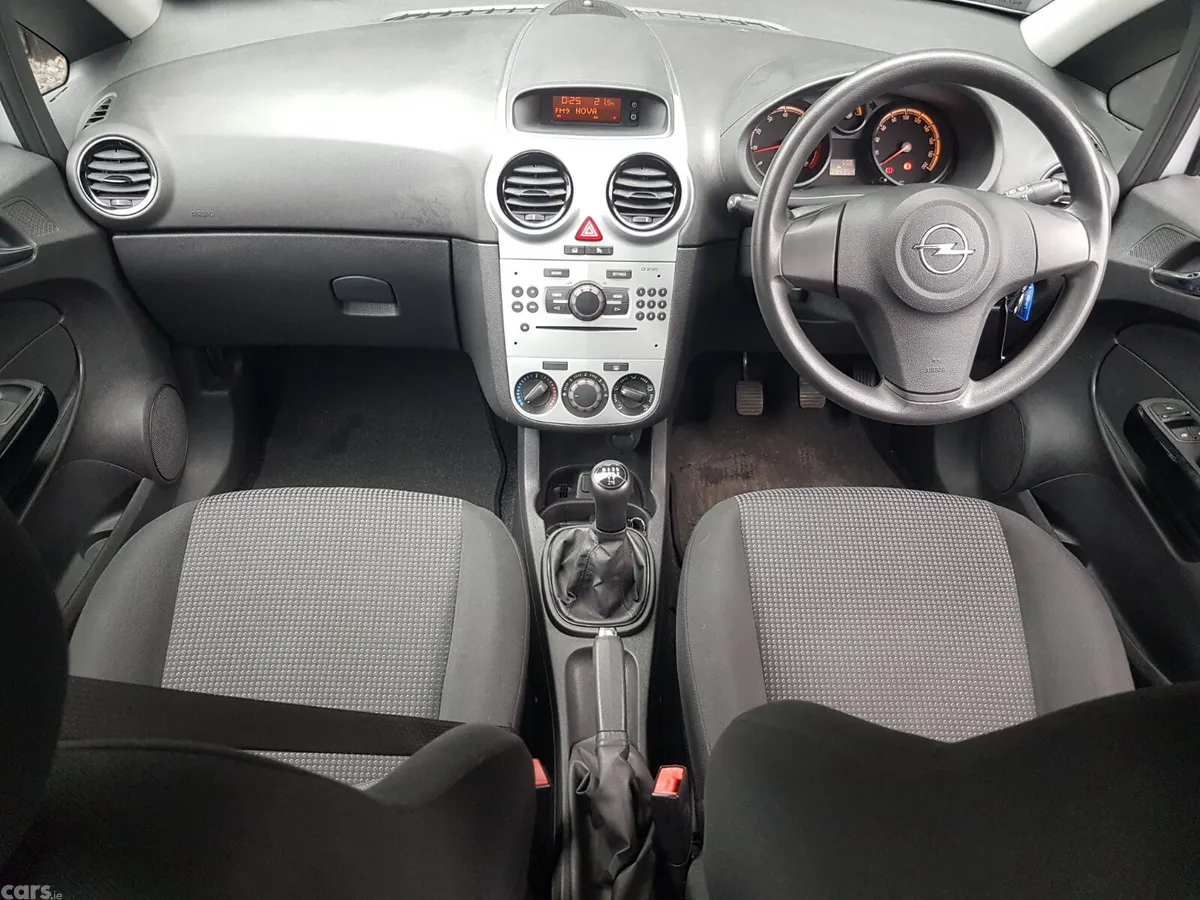 Opel Corsa Hatchback, Petrol, 2014, Silver