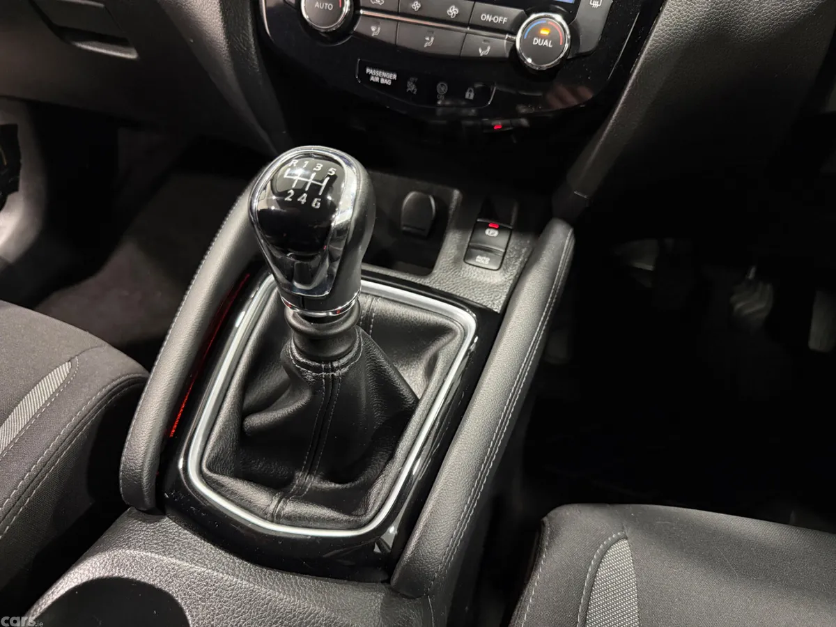 Nissan Qashqai SUV, Diesel, 2019, Black