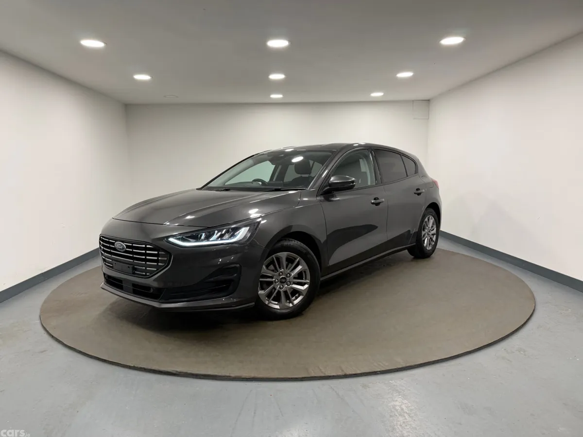 Ford Focus Hatchback, Diesel, 2022, Grey