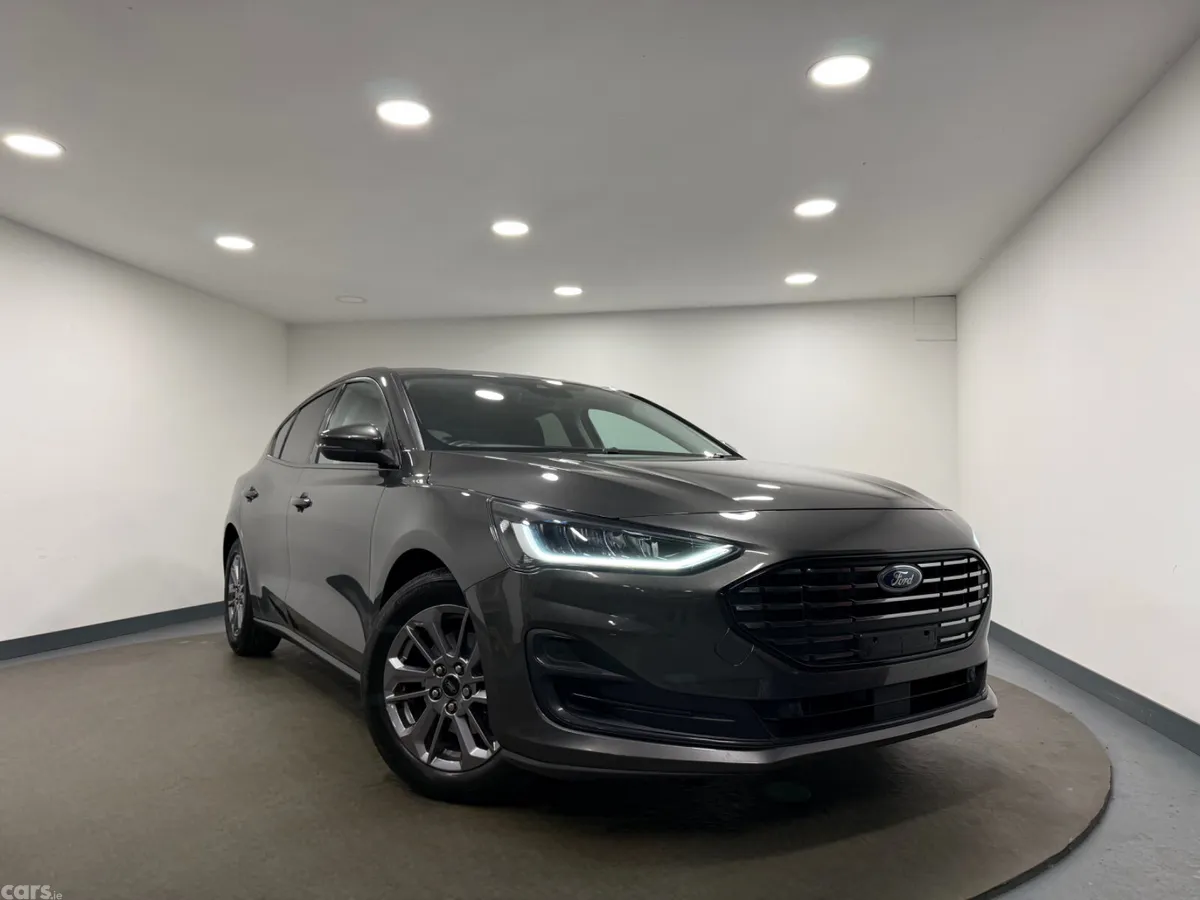 Ford Focus Hatchback, Diesel, 2022, Grey