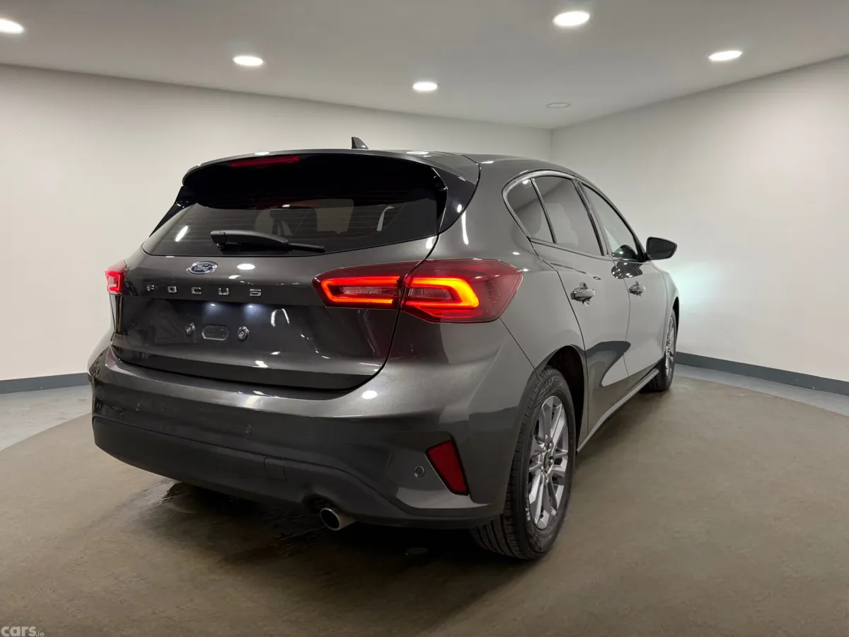 Ford Focus Hatchback, Diesel, 2022, Grey