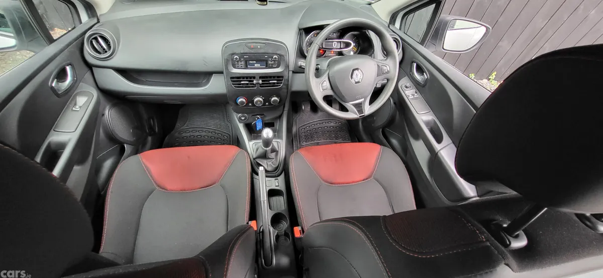 Renault Clio Hatchback, Petrol, 2015, White