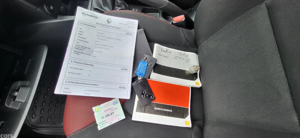Renault Clio Hatchback, Petrol, 2015, White