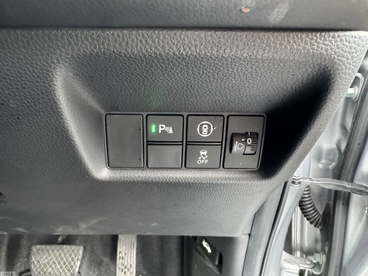 Honda Fit Hatchback, Petrol Hybrid, 2021, Silver